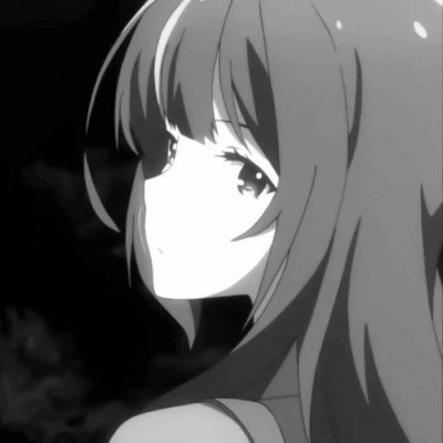 女孩不慎摔坏标本 馆长暖心安抚